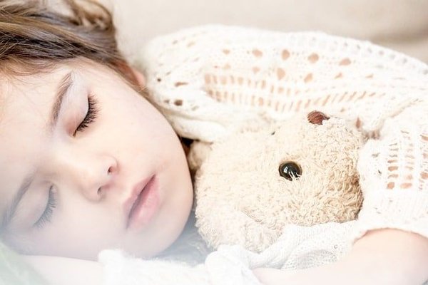 Quelles matières servent à fabriquer les peluches pour enfants ?